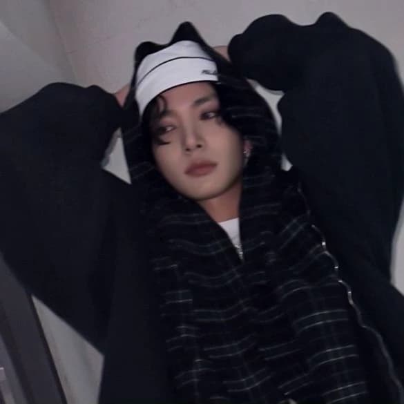 Lee heeseung  thumbnail