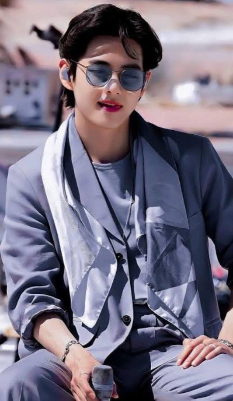 Kim taehyung  thumbnail