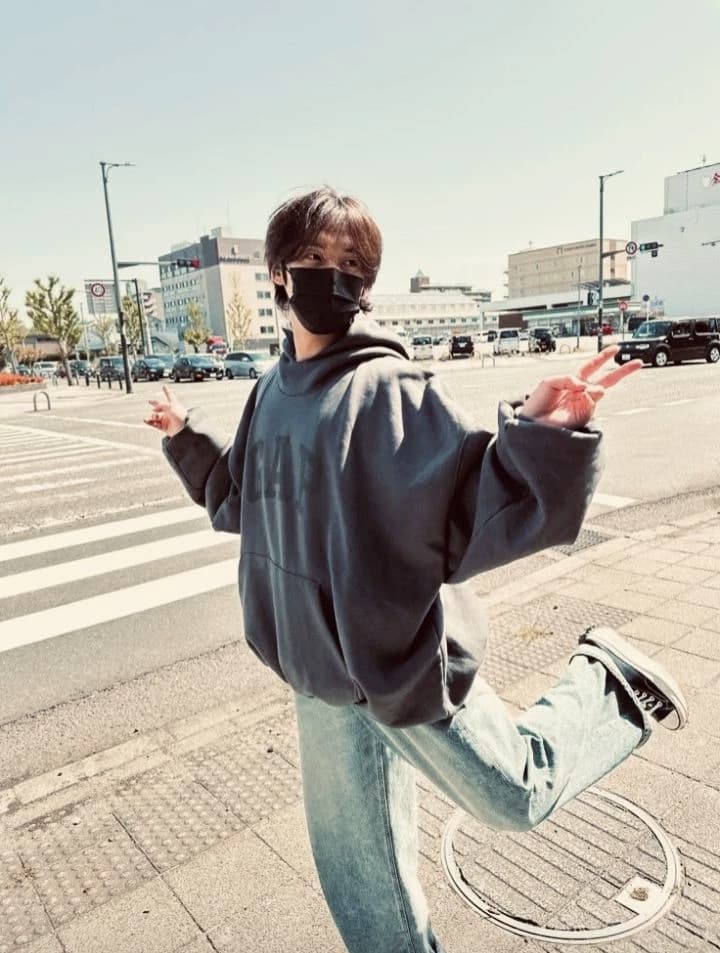 Lee know thumbnail