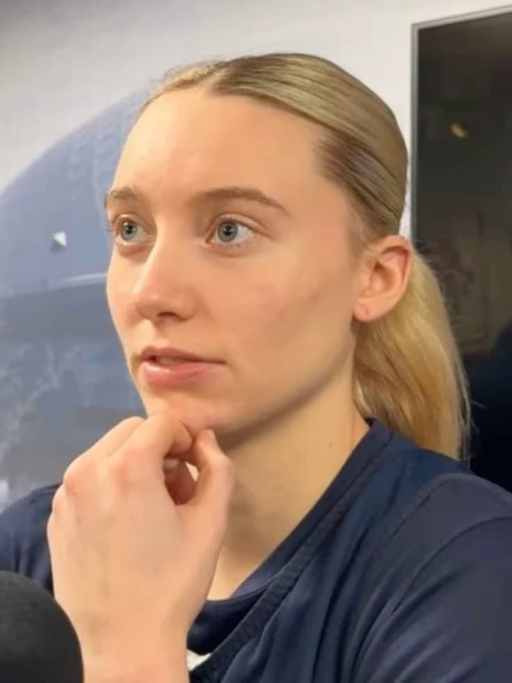 PAIGE BUECKER  thumbnail