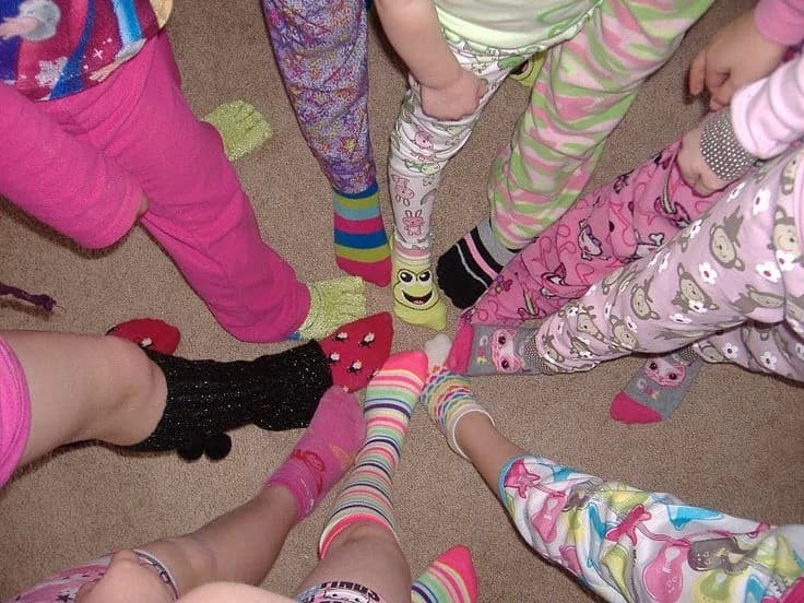 Slumber party .ᐟ || Your friends are having a slumber party𐔌՞. .՞𐦯 thumbnail