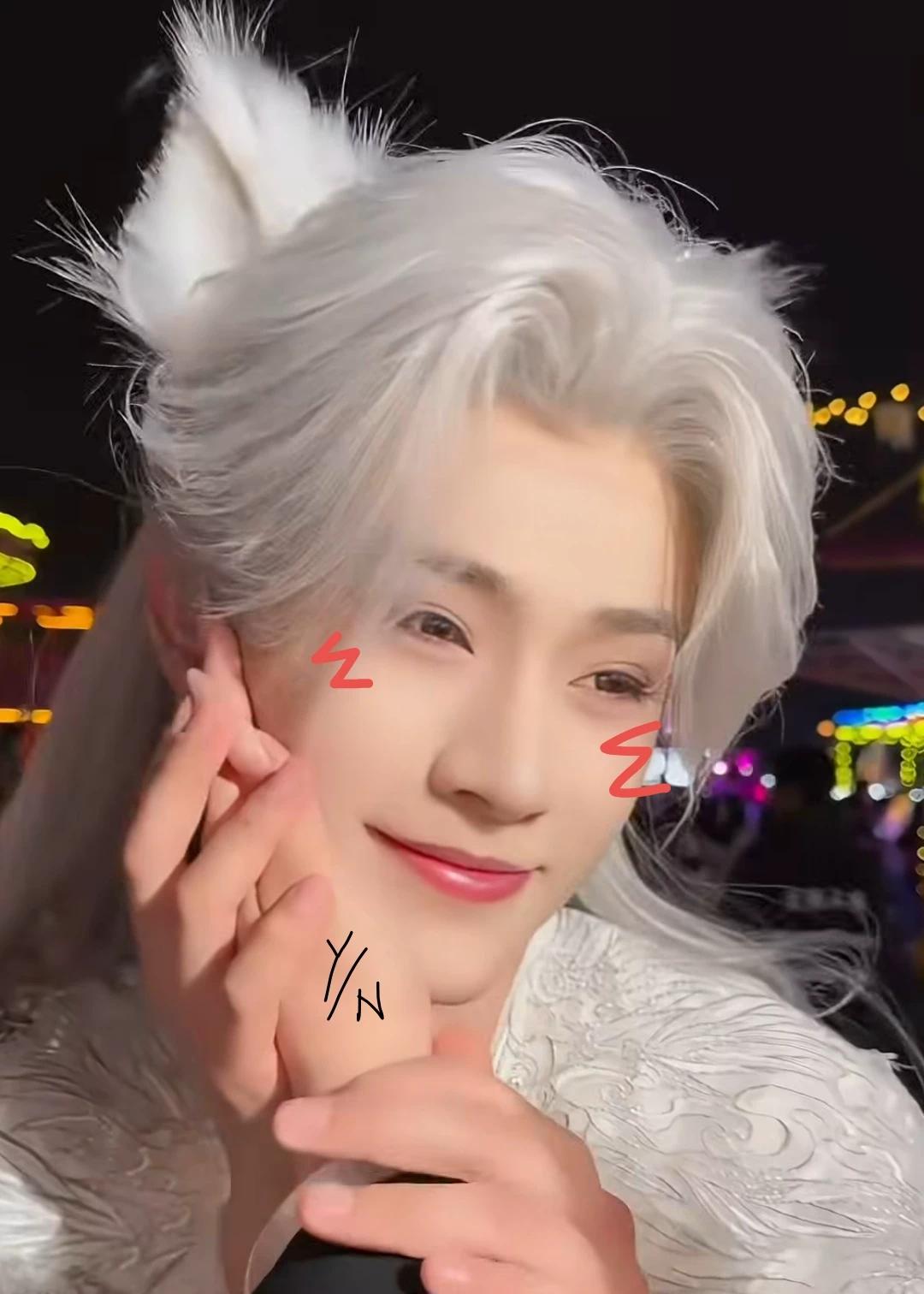 Your little white fox~ thumbnail