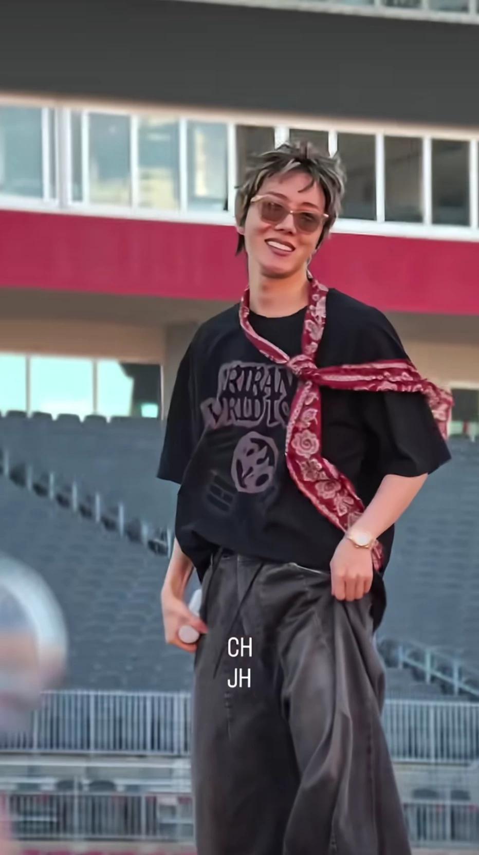 Jhope, que te vio una de tus tetas thumbnail