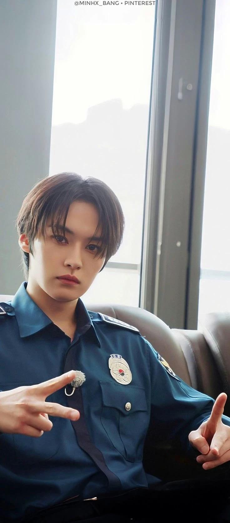 Lee know thumbnail