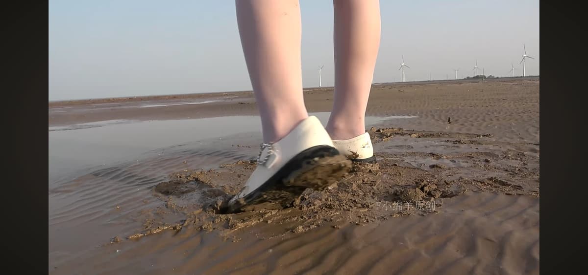 Girl in shoes  thumbnail