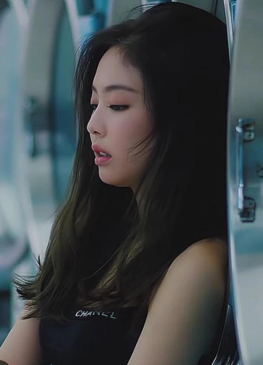 Jennie  thumbnail