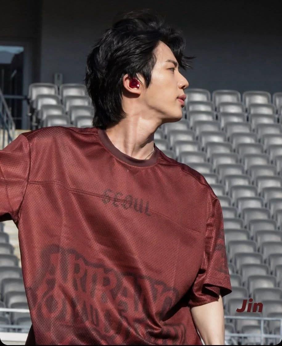 Kim Seokjin thumbnail