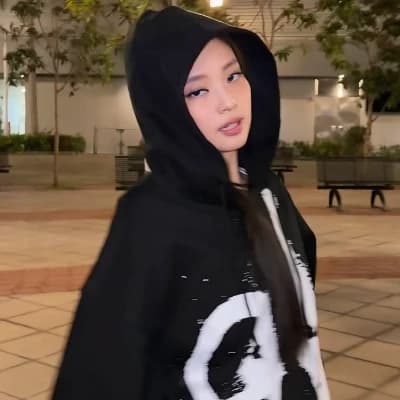 Jennie thumbnail