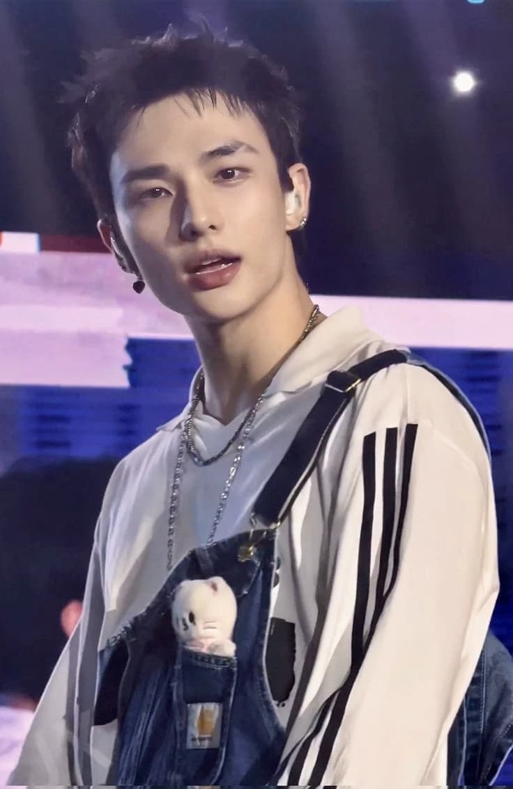 Hyunjin thumbnail