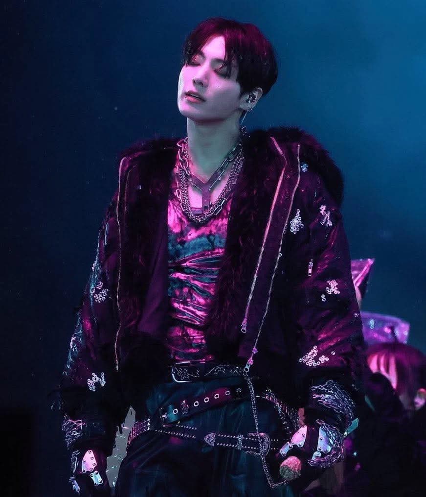 Jeon Jungkook 💜 💕  thumbnail
