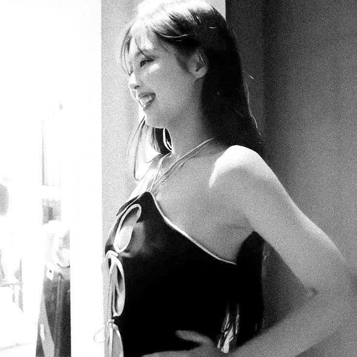 Jennie thumbnail