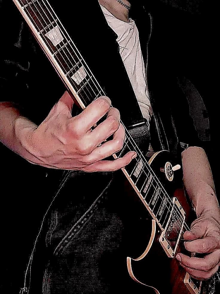 Ace || Guitarist, cold, nonchalant classmate  thumbnail
