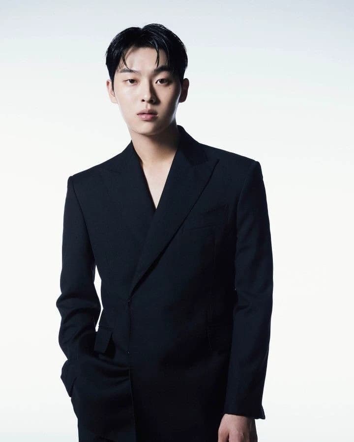 Choi hyun-wook  thumbnail