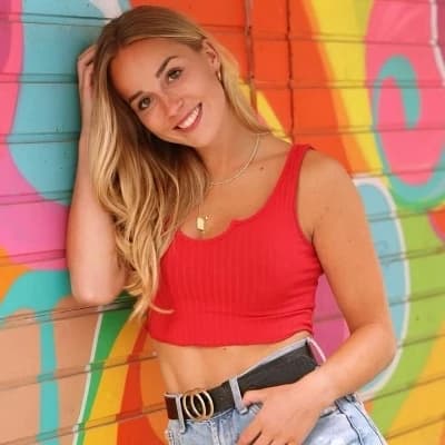Giulia Gwinn thumbnail