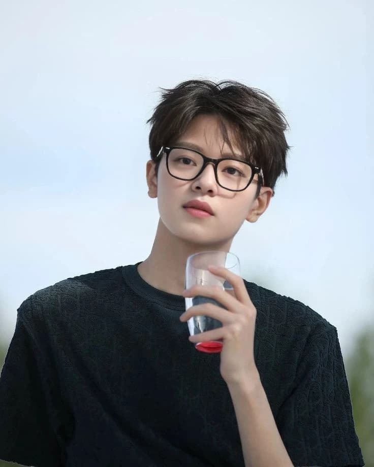 Yoo Jeongyeon  thumbnail