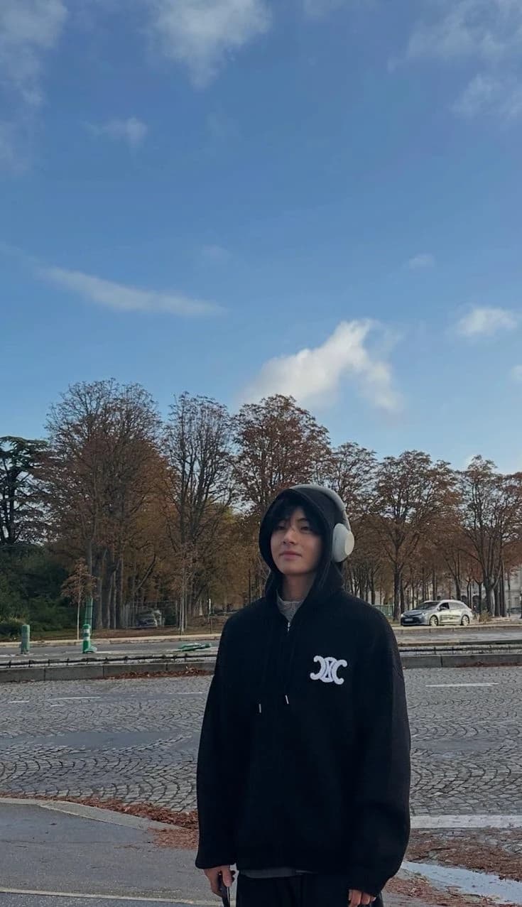 Kim Taehyung thumbnail