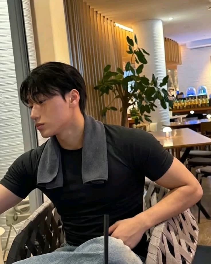 Choi San thumbnail