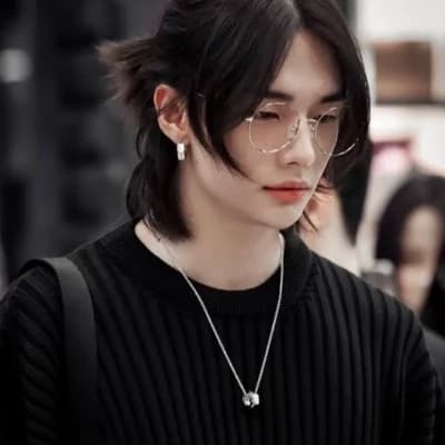 Hyunjin thumbnail