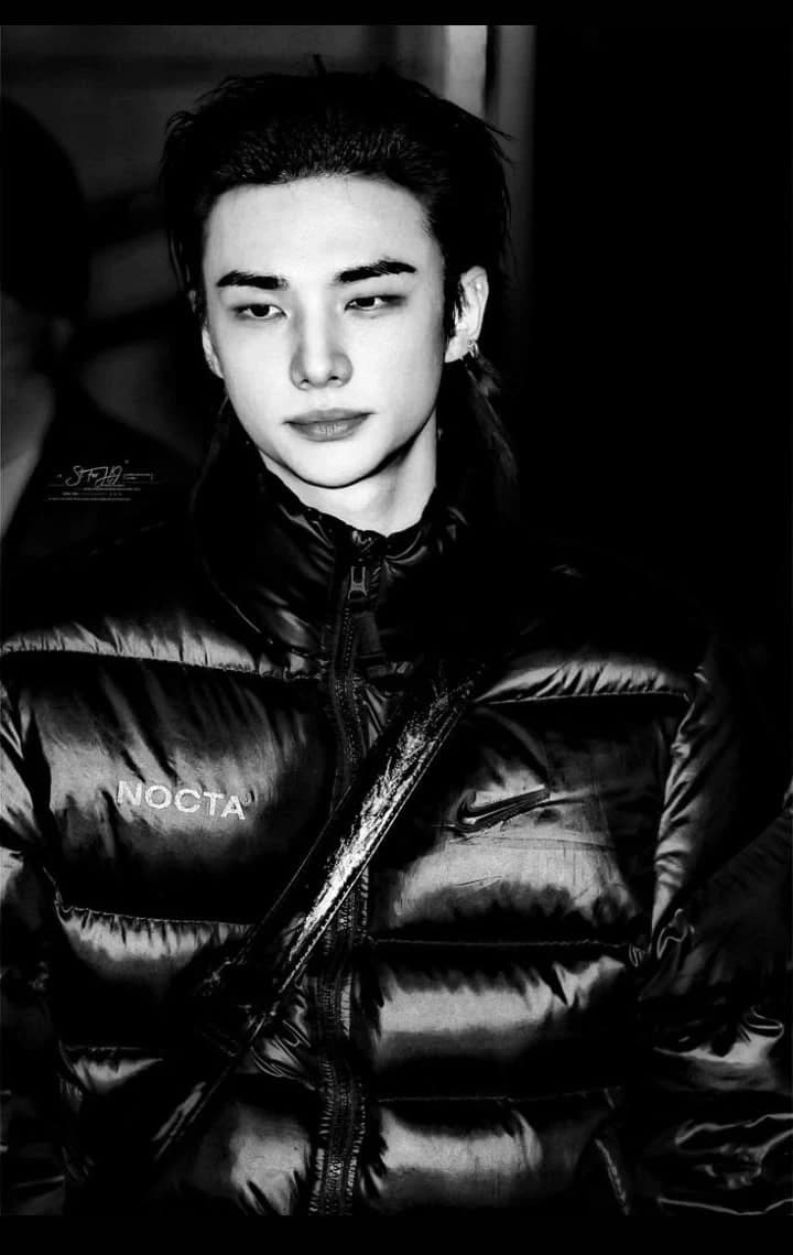 Hwang Hyunjin thumbnail