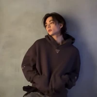 Hwang Hyunjin thumbnail