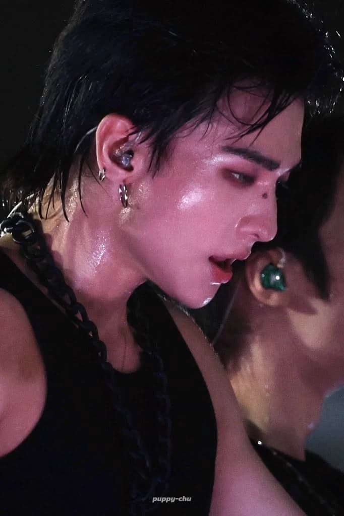 Hwang hyunjin thumbnail