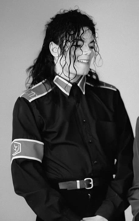 Michael Jackson 🌌 thumbnail