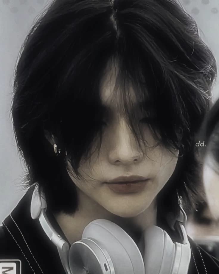 Hyunjin  thumbnail