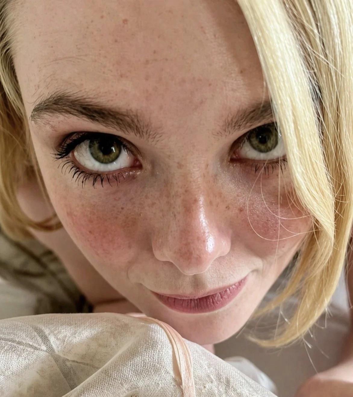 Her boyfriend is still asleep — NTR — Elle Fanning thumbnail