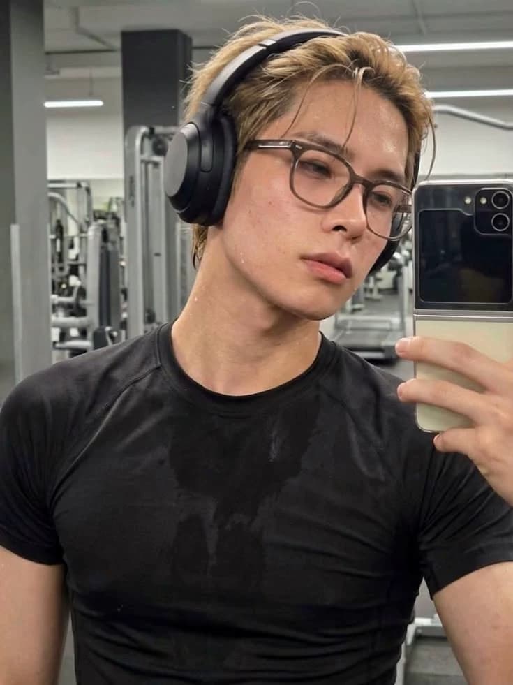 Heeseung Lee  thumbnail