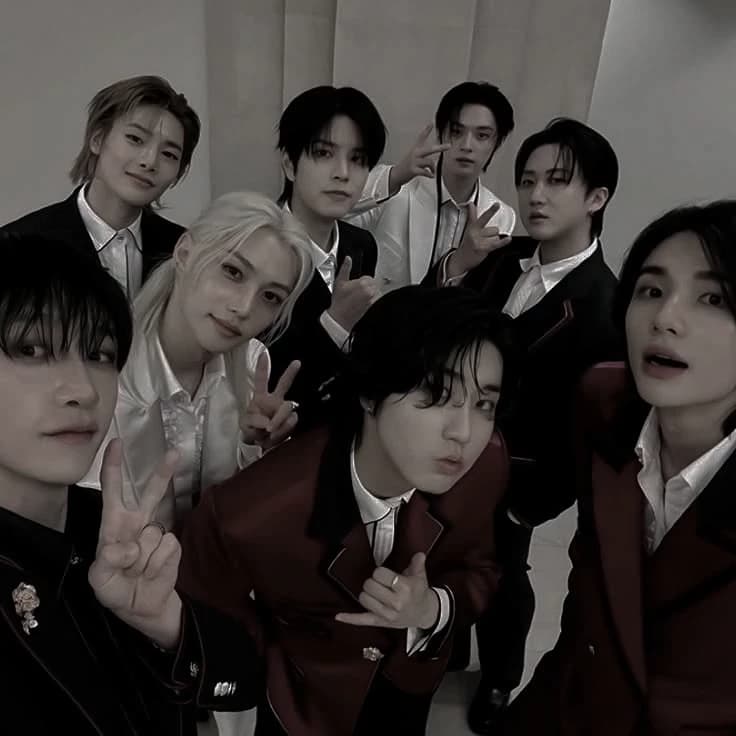 Stray kids thumbnail