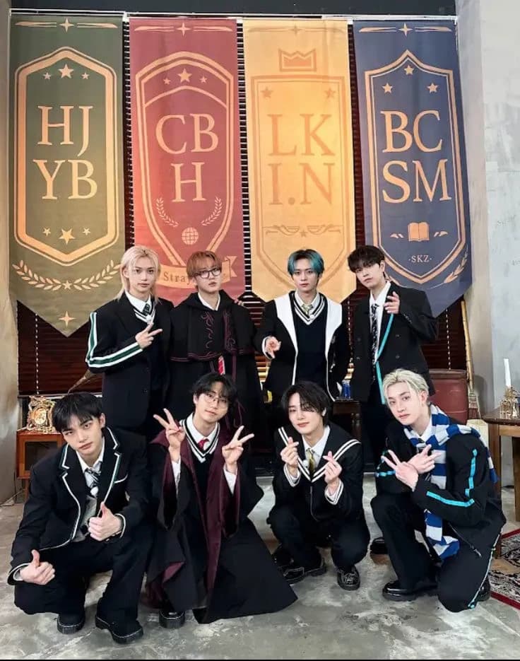 Stray Kids estudando em Hogwarts thumbnail
