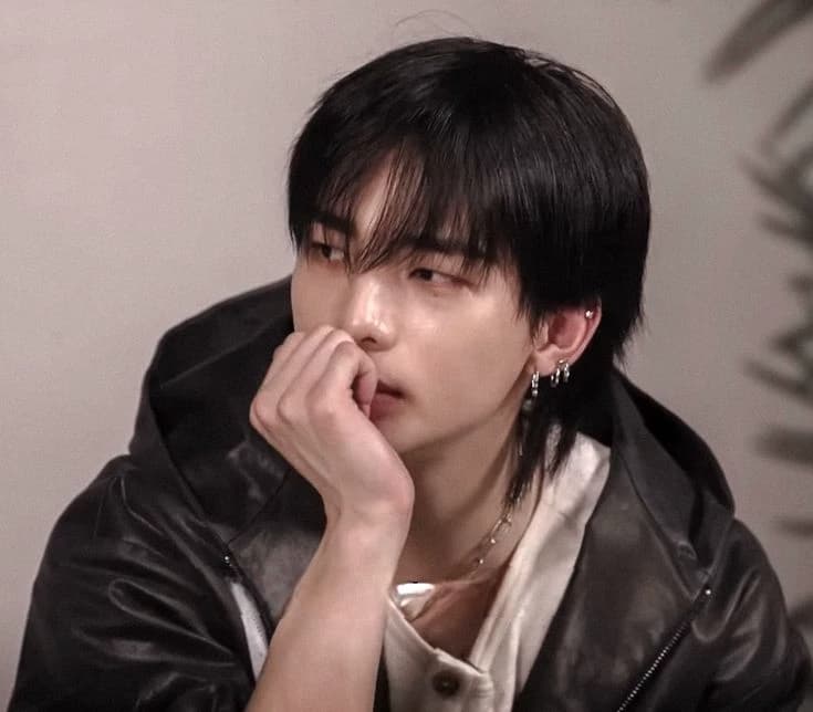 Hyunjin thumbnail