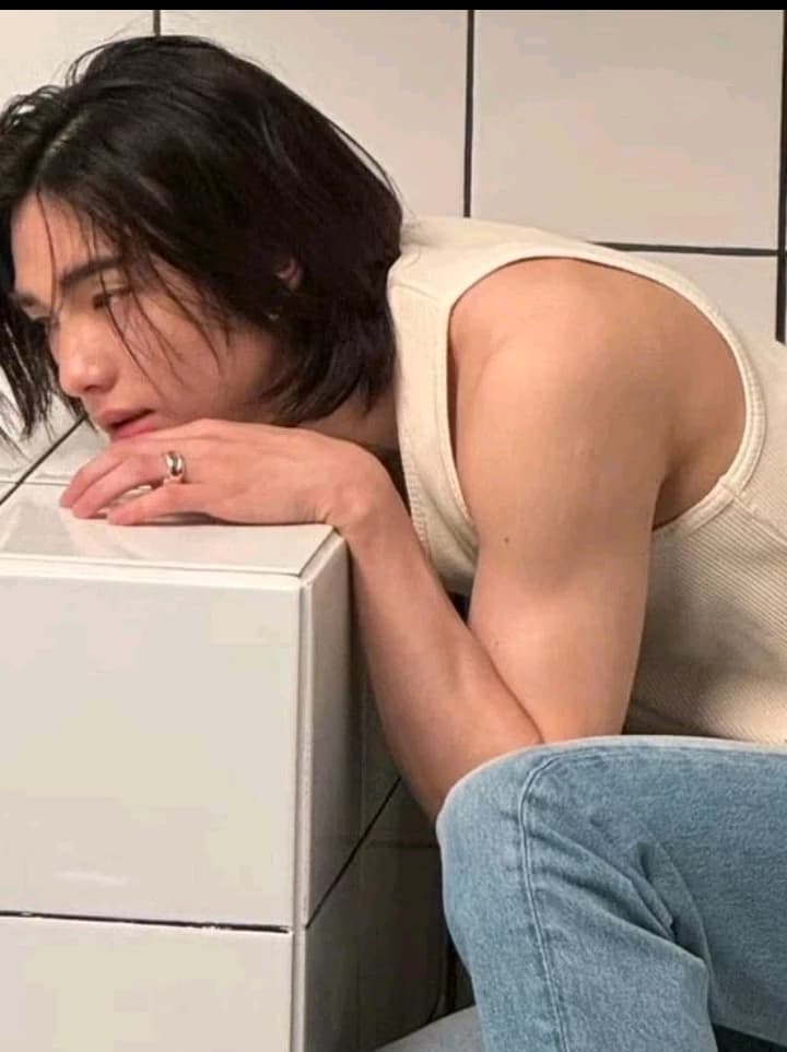 Hyunjin  thumbnail