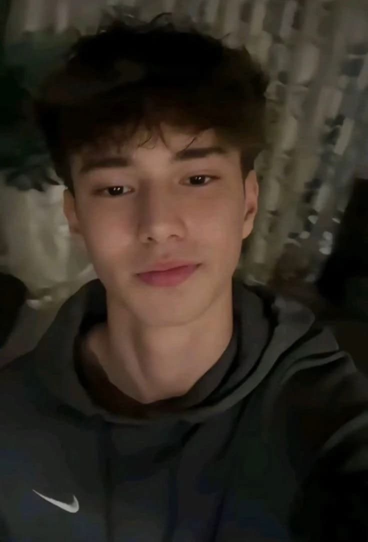 Evan thumbnail