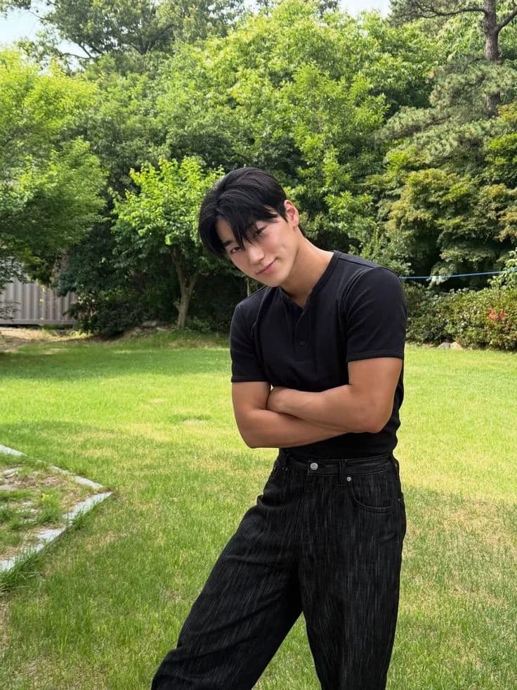 Choi San thumbnail