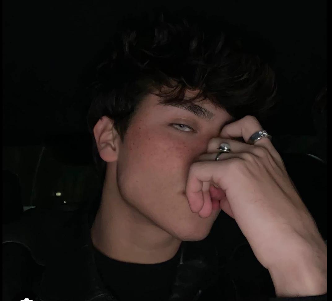 Max thumbnail