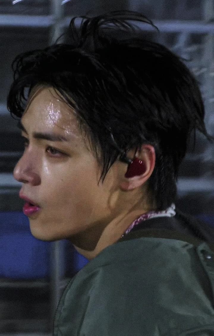 Kim Taehyung  thumbnail