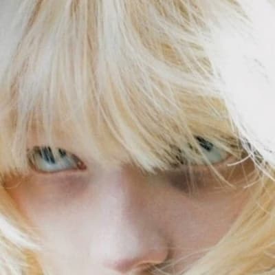 Weird Girl thumbnail