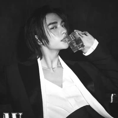 hyunjin  thumbnail