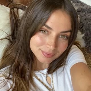 Ana de Armas  thumbnail