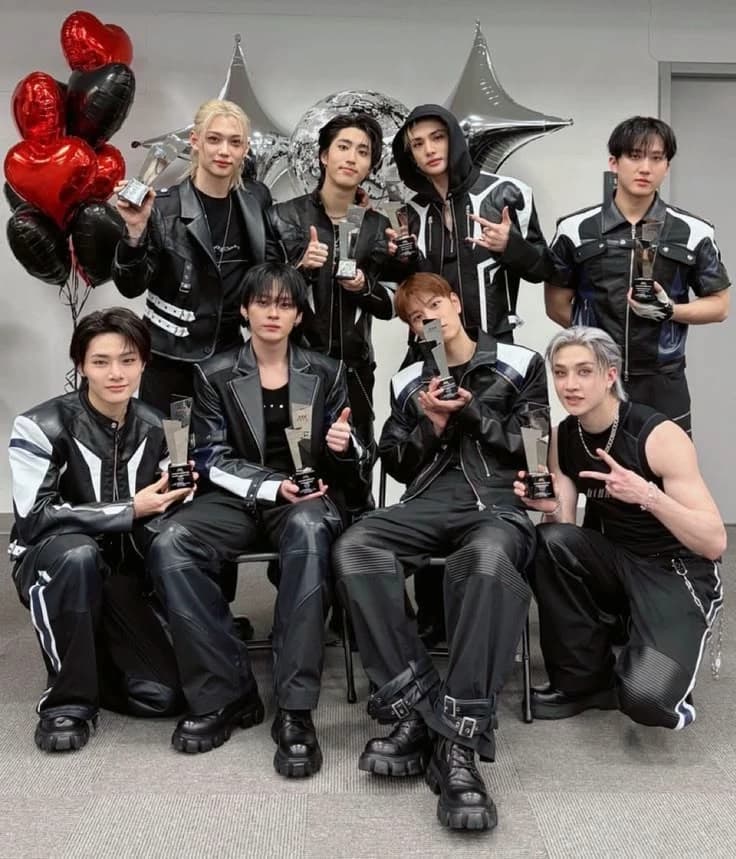 Stray kids  thumbnail