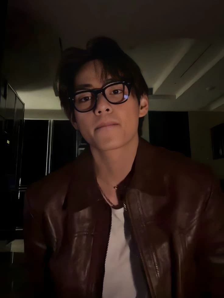 Kim Taehyung thumbnail