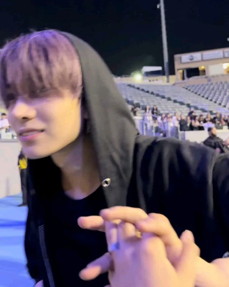 Crea tu historia con heeseung. thumbnail
