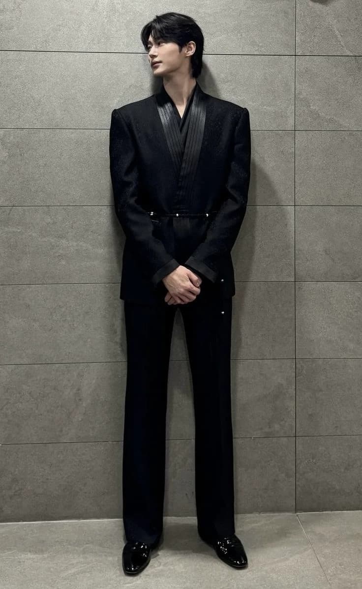 Byeon Woo-seok  thumbnail