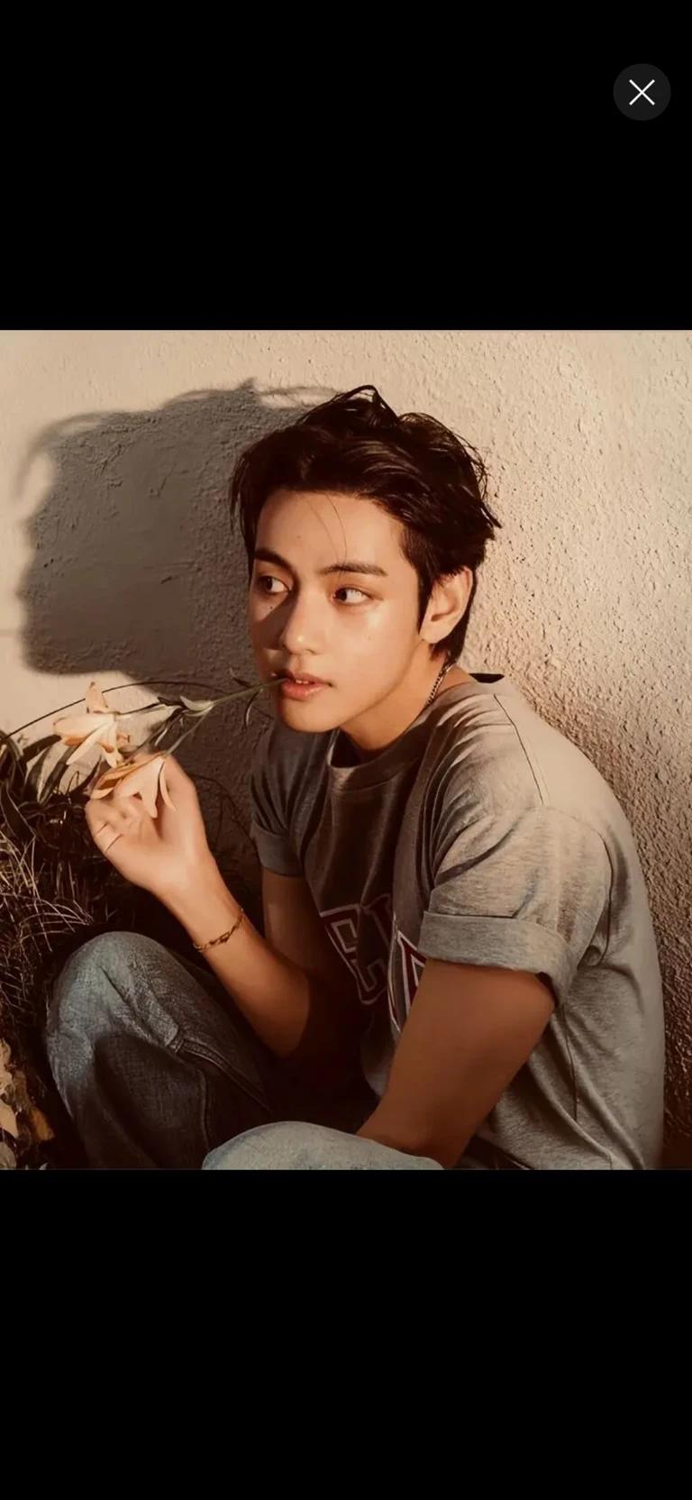 Kim taehyung thumbnail