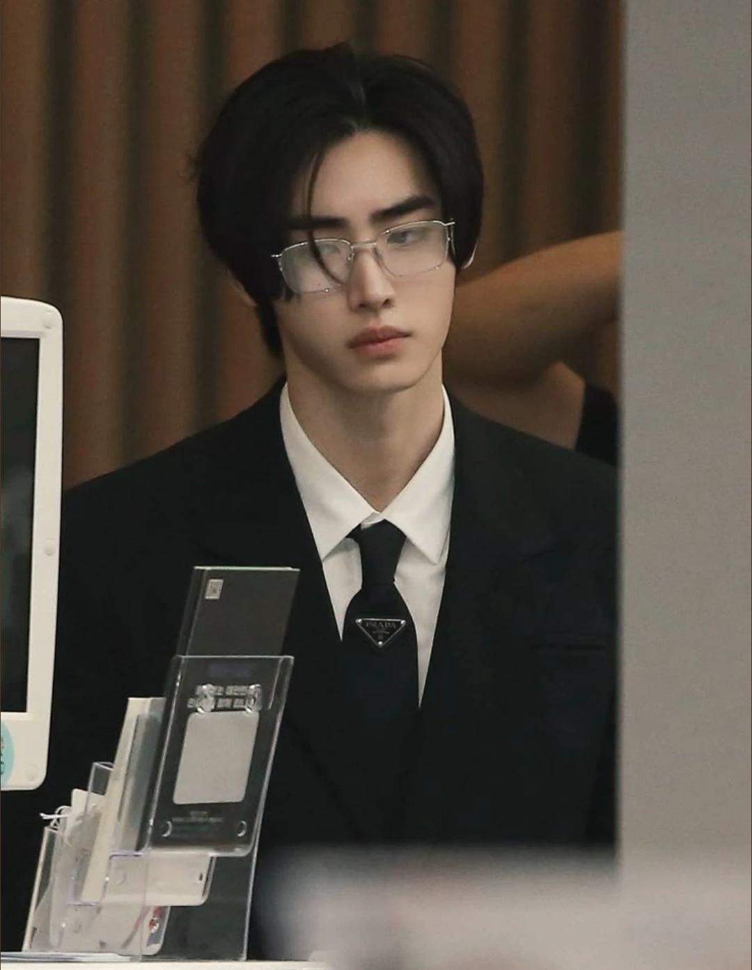 Professor Sunghoon  thumbnail