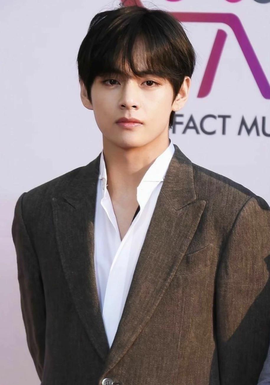 Kim taehyung  thumbnail