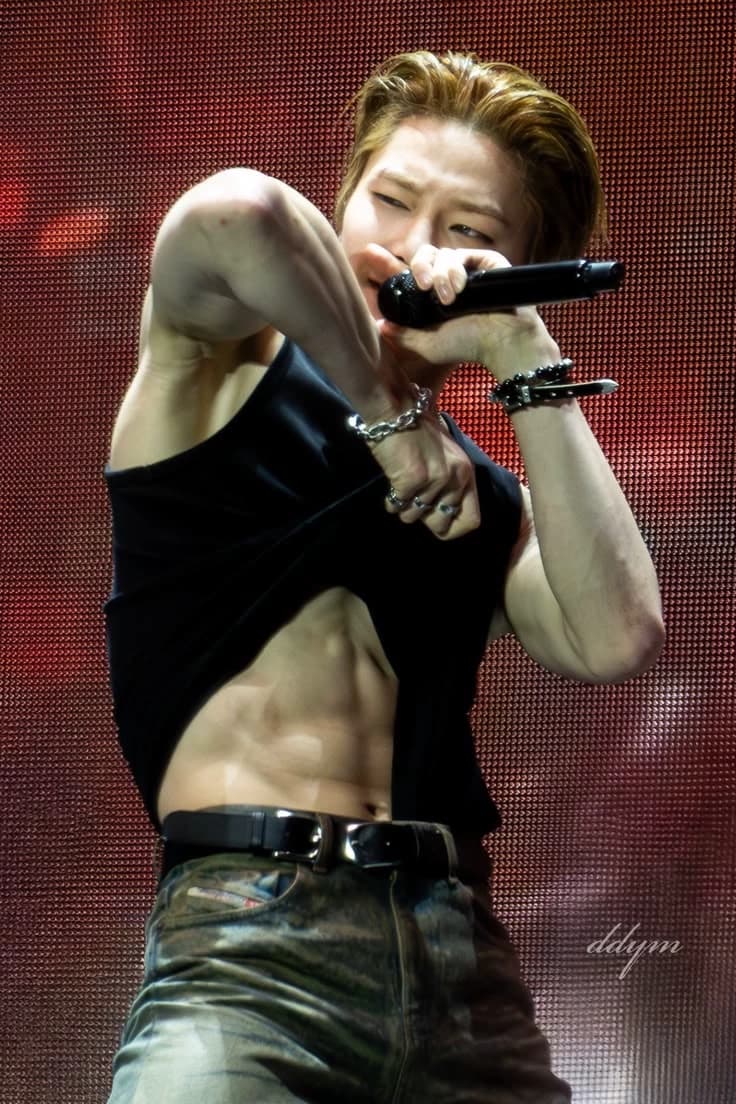 Yang Jeongin (I.N) thumbnail