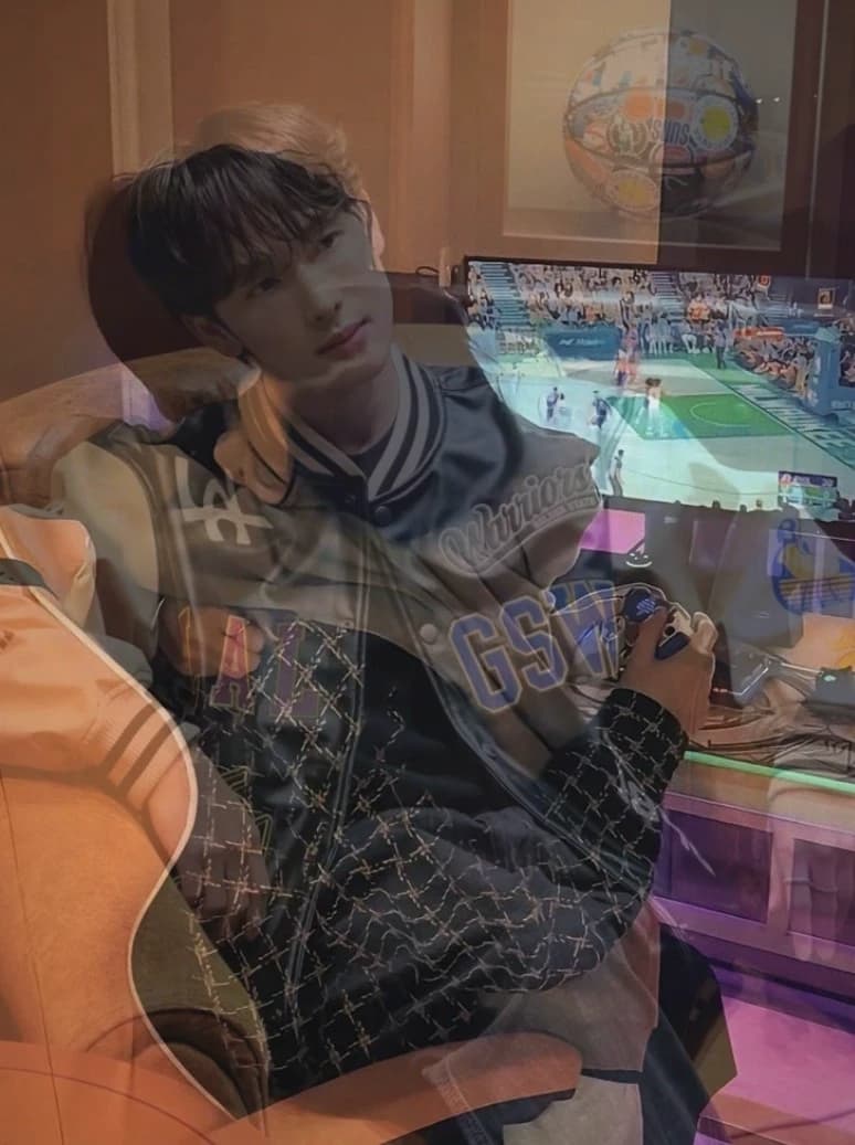 Yim Si-wan  thumbnail