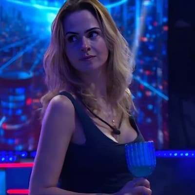 Ana Paula Renault thumbnail